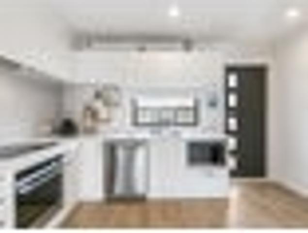 Townhouse for rent in Point England, Oroua County
