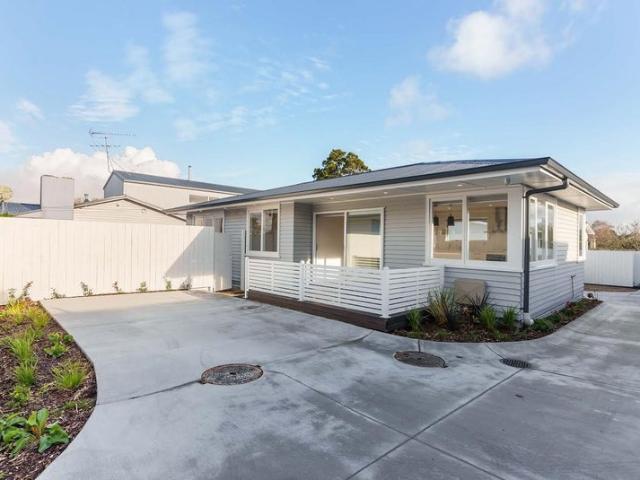 House for rent in Point England, Oroua County