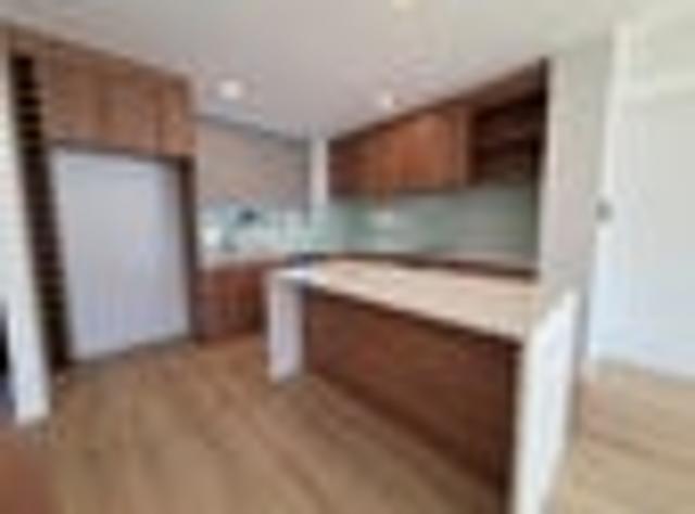 Townhouse for rent in Point England