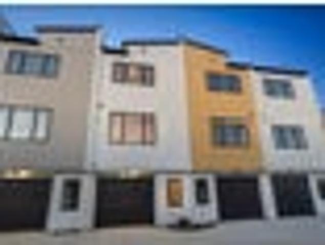 Townhouse for rent in Glen Innes