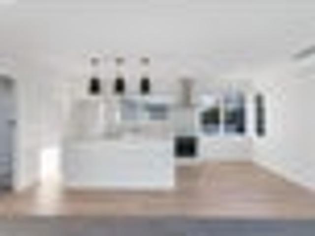 House for rent in Point England, Oroua County