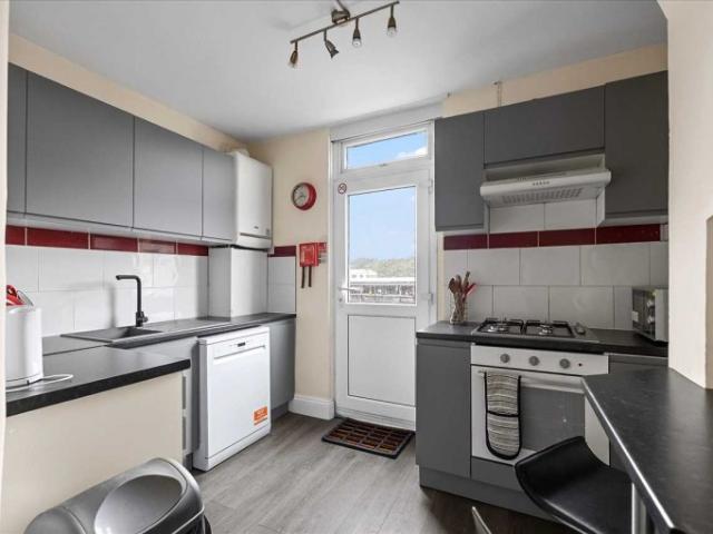 Room for rent in Pennycomequick, Plymouth