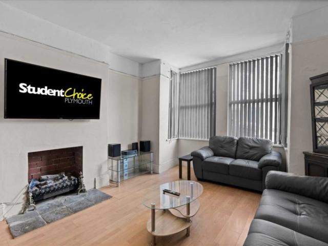 Room for rent in Pennycomequick, Mount Wise