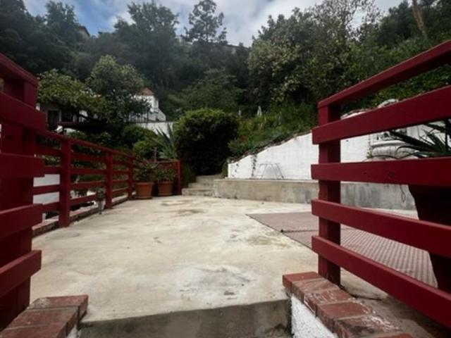 Apartment for rent in Canoga Park, California