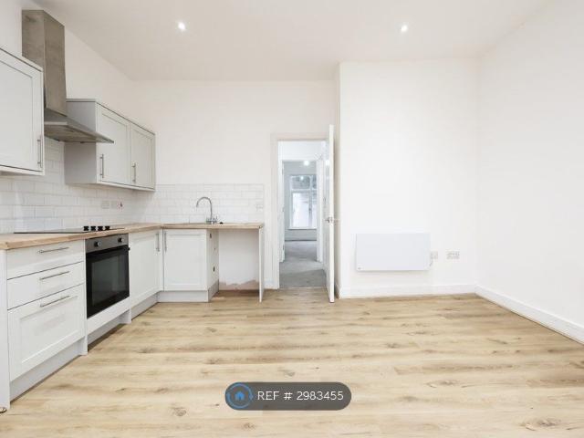 Apartment for rent in Treharris