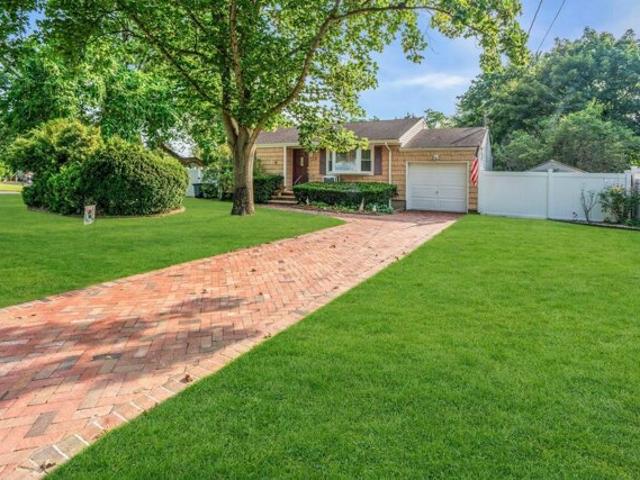 House for sale in Lake Grove