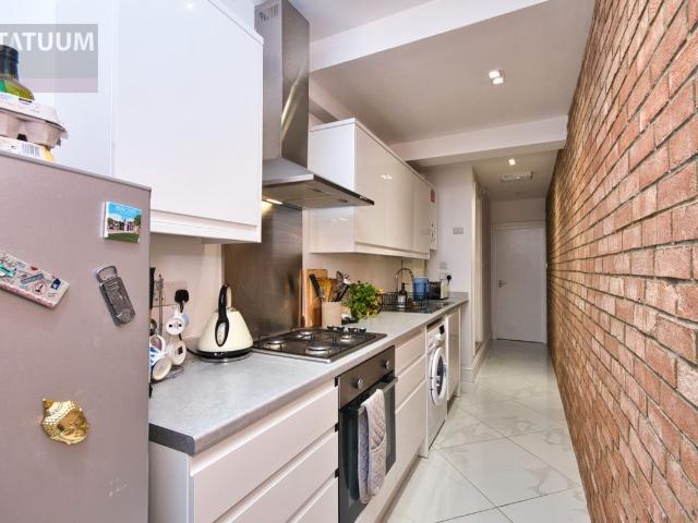 Apartment for rent in Clapton Park, Greater London