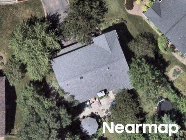 House for sale in Lindenhurst, Illinois