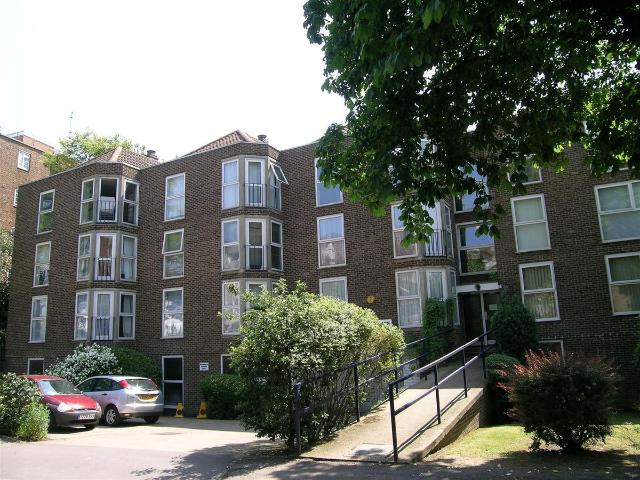 Apartment for rent in Oakhill, Greater London