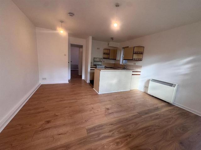 Apartment for rent in Oakhill, Greater London