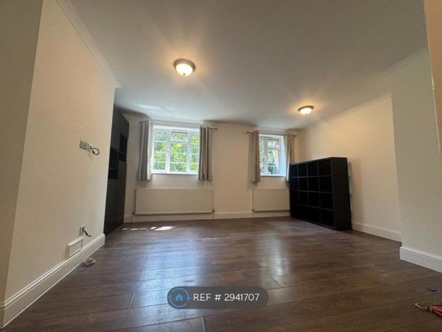 Apartment for rent in Surbiton, Greater London