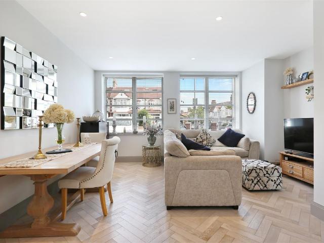 Apartment for rent in Summerstown, Upper Tooting