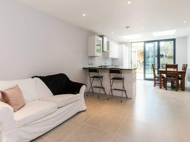 House for rent in Upper Tooting, Greater London