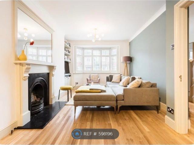House for rent in London Borough of Ealing, Greater London