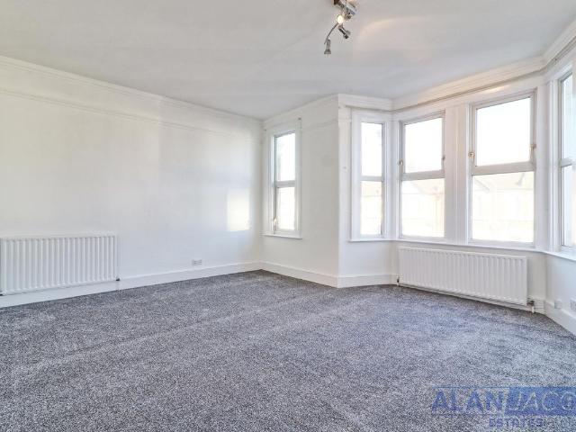 House for rent in Seven Kings, Greater London