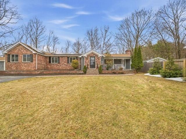 House for sale in North Uxbridge, Massachusetts
