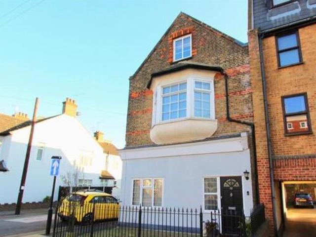 House for rent in Alton Barnes, Essex