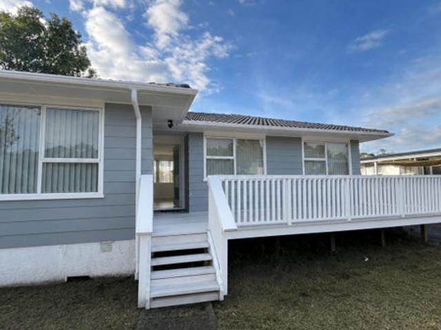 House for rent in Oratia