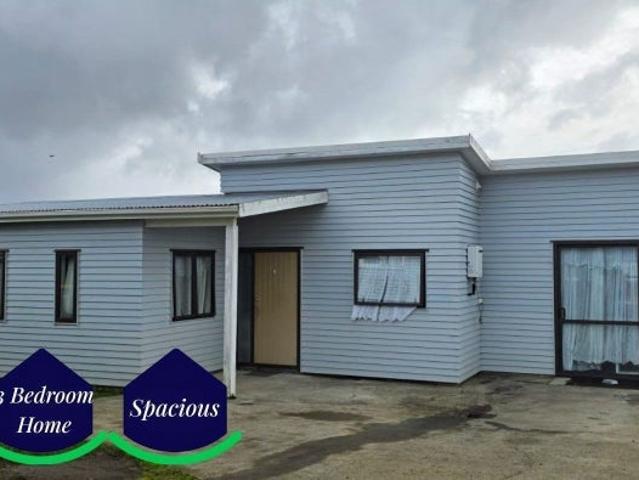 House for rent in Oratia