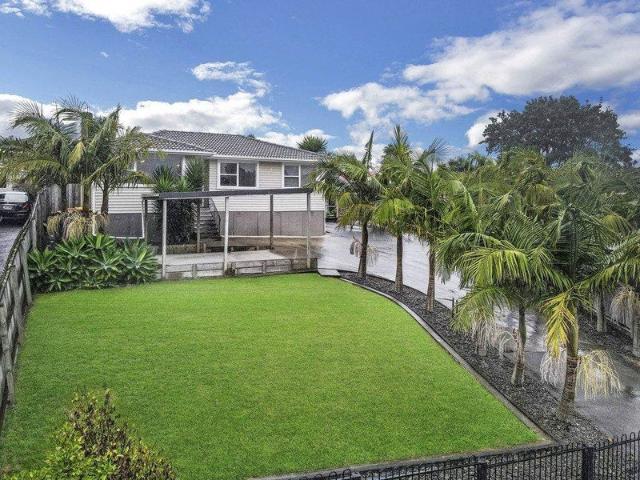 House for rent in Oratia