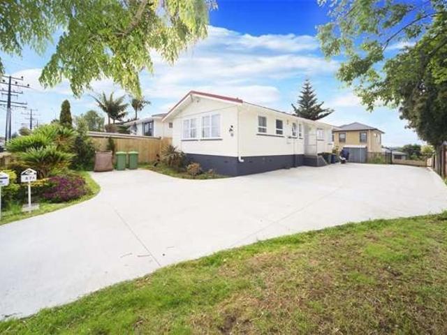 House for rent in Oratia