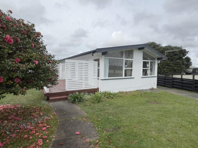House for rent in Kelston, Oroua County