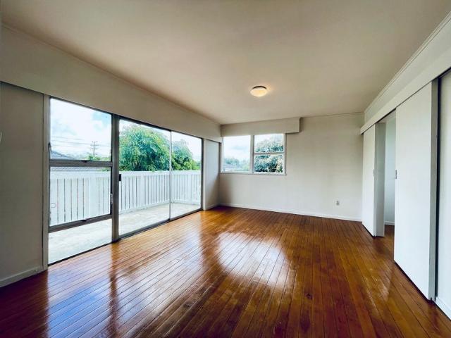 House for rent in Oratia