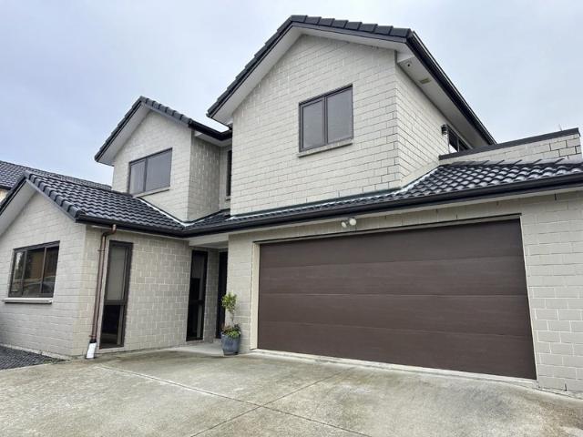House for rent in Oratia