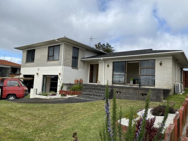 House for rent in Oratia