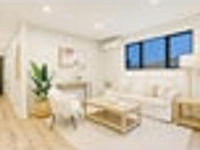 Townhouse for sale in Kelston