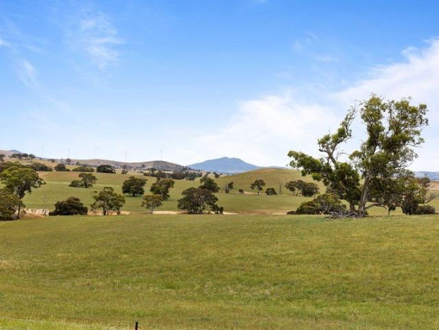 Cottage for sale in Crowlands, Victoria