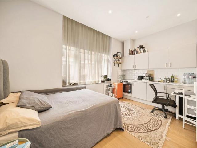 House for rent in Brompton, Greater London