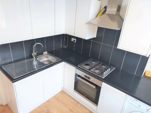 Apartment for rent in Manor Park, Greater London