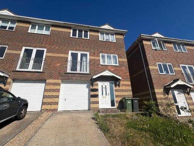 Apartment for rent in West Marina, Guestling Green