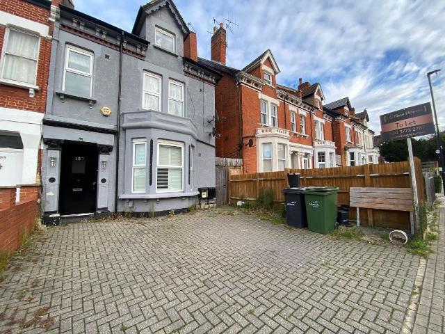 Apartment for rent in Streatham, Greater London