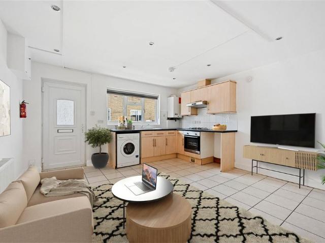 Apartment for rent in Streatham, Greater London