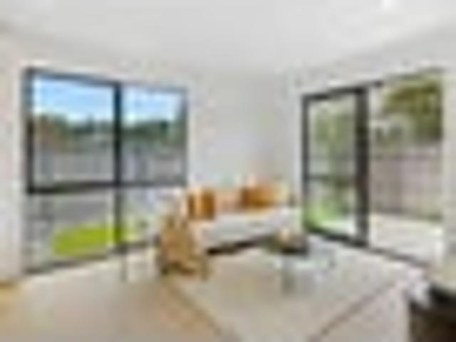 Townhouse for rent in Wairau Valley