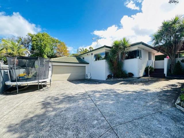 House for rent in Glenfield, Kaipātiki