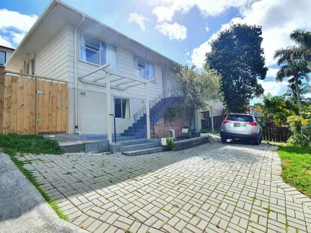 House for rent in Glenfield, Kaipātiki