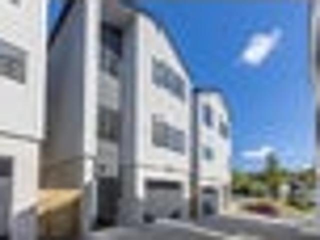 Townhouse for rent in Wairau Valley, Oroua County