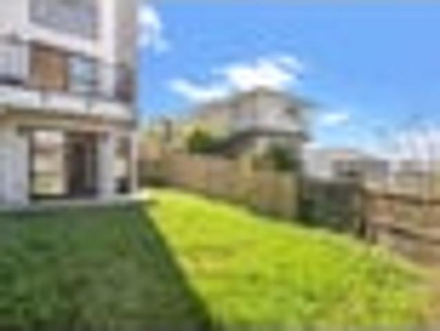 Townhouse for rent in Wairau Valley
