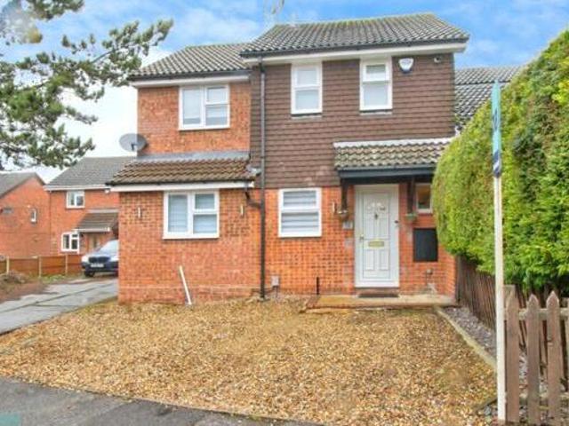 House for sale in Luton