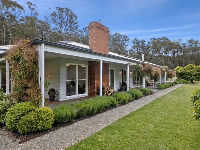 Cottage for sale in Romsey, Shire of Macedon Ranges