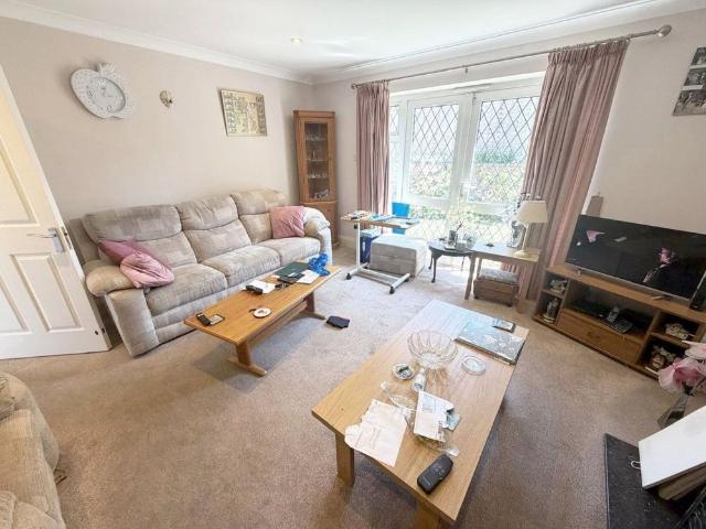 House for rent in Broadfields, Greater London