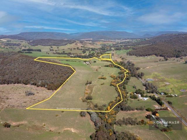 Cottage for sale in Myrrhee, Victoria