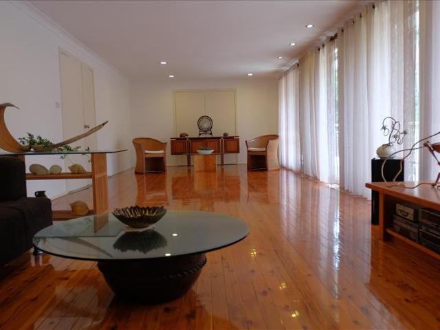 Room for rent in Glenhaven, Sydney