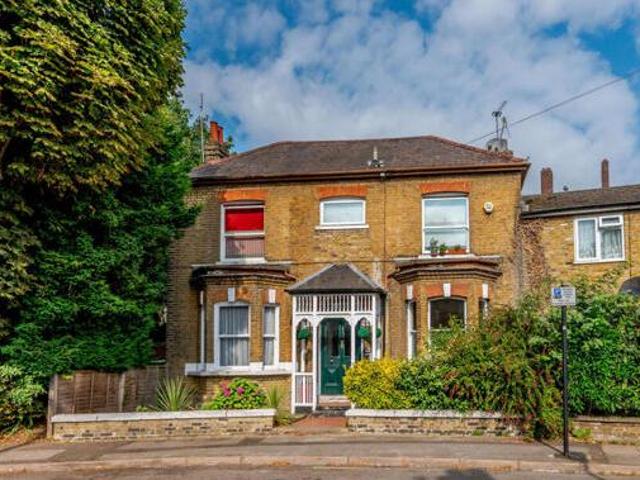 House for sale in Brentford End, Greater London
