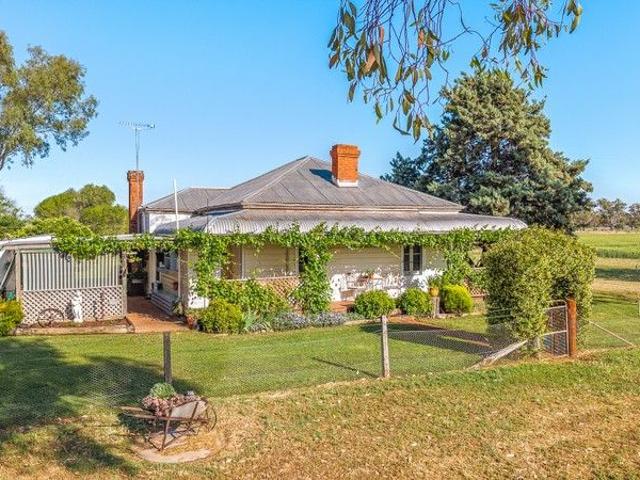 Cottage for sale in Tamworth, New South Wales