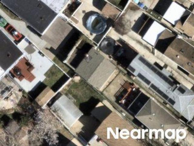 House for sale in The Bronx, Arverne