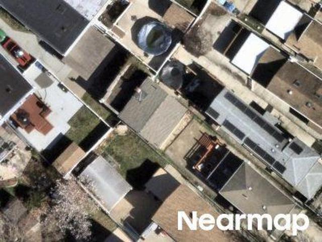 House for sale in The Bronx, Arverne